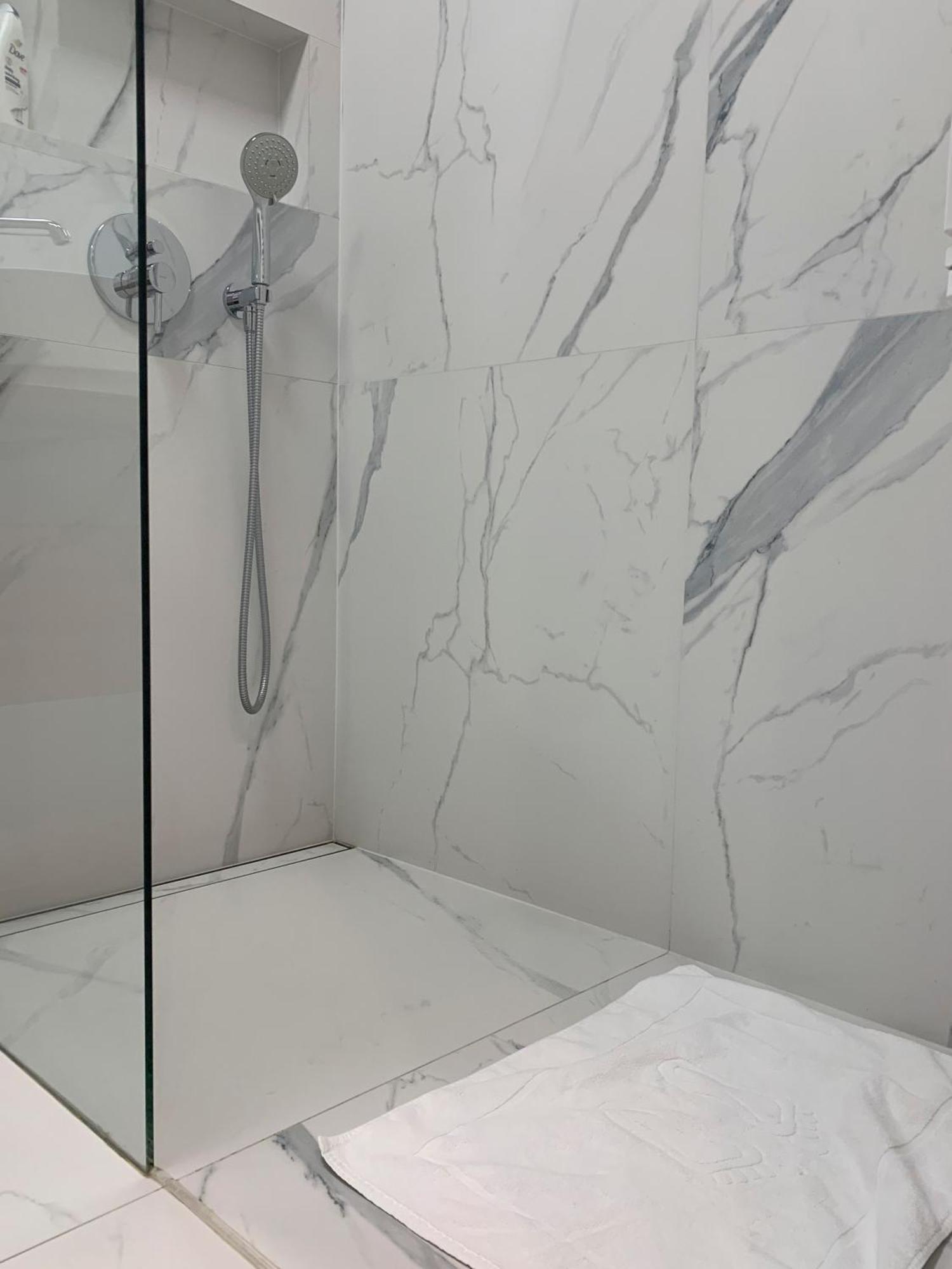 Warsaw Home Suites Luaran gambar